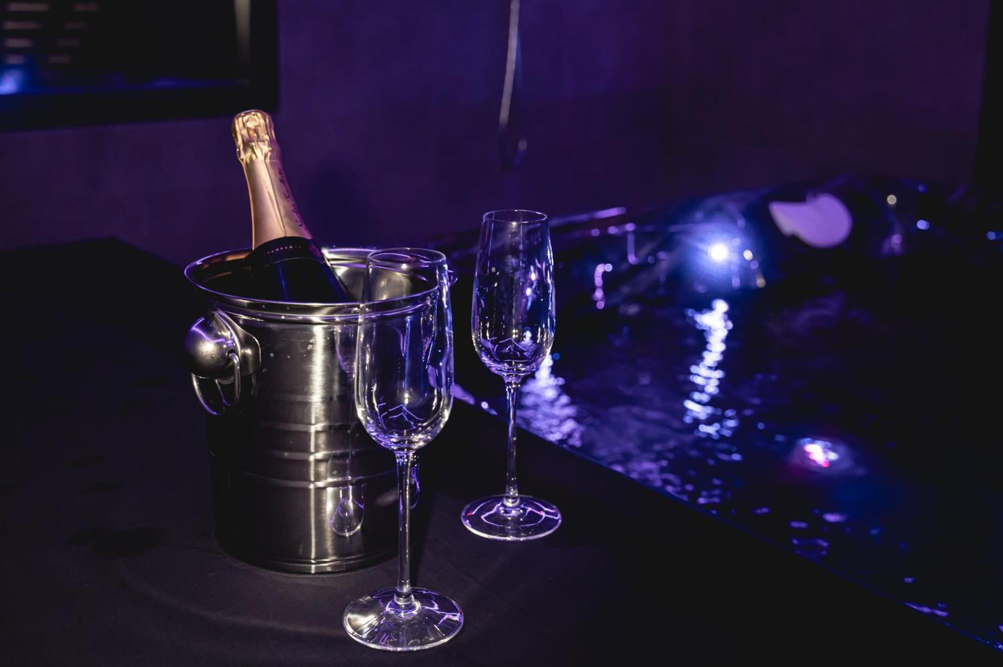 Espace Evasions Loft Love Love Room Тулуза Екстериор снимка